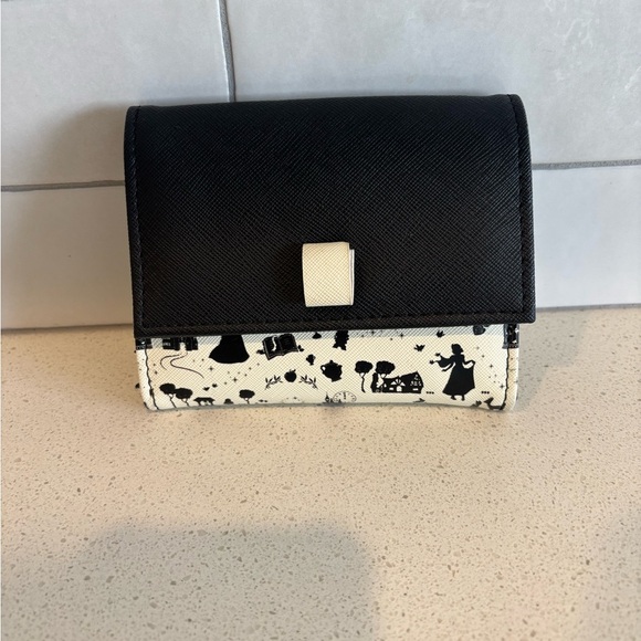 Official Loungefly Disney Princess Silhouette Mini Flap Wallet New Missing Bow - Picture 6 of 10
